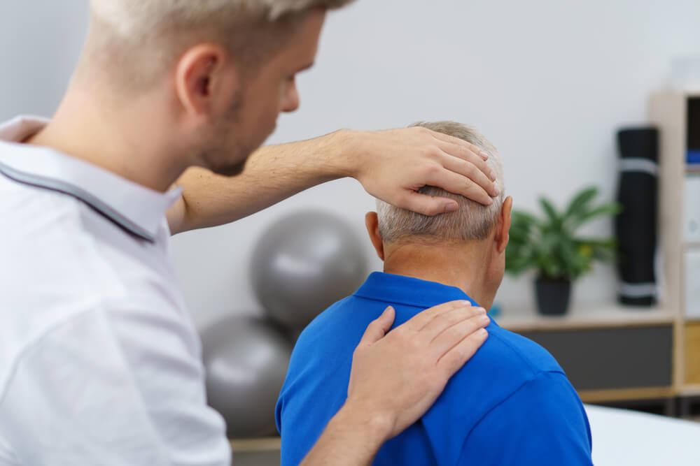 Two reasons you may need physical therapy for neck pain