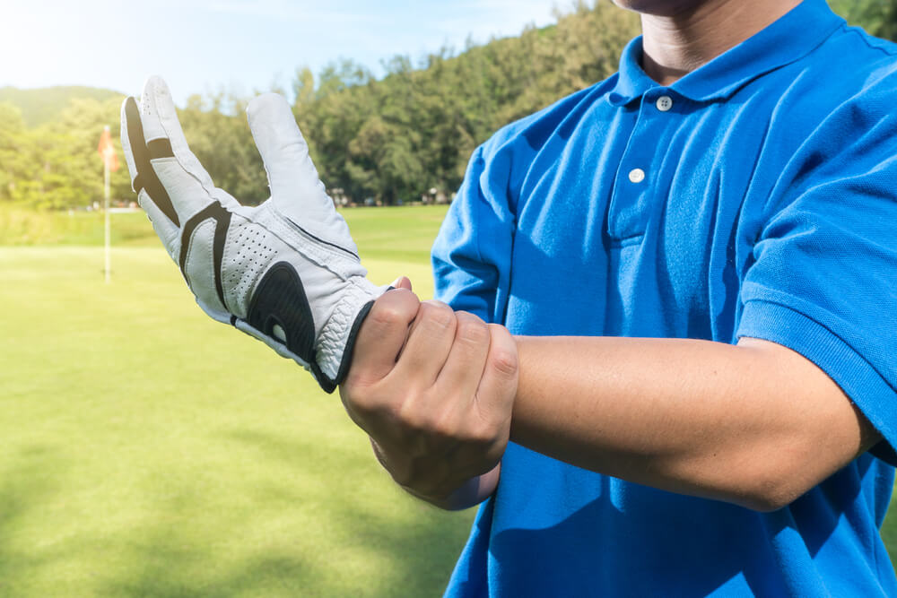 Three contributors to outside of left wrist pain during golf shutterstock 643954201 1 outside left wrist pain from golf