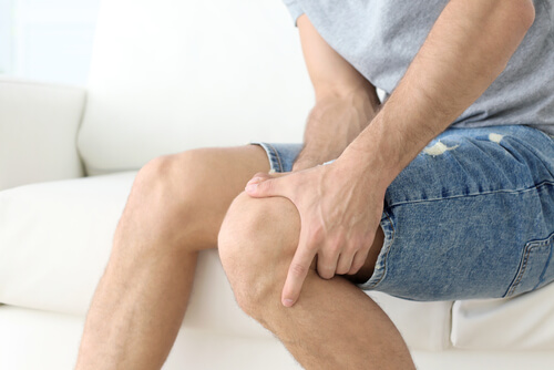 Can't bend your knee without pain? Here are five potential reasons why shutterstock 716459614 five potential reasons you can’t bend your knee without pain