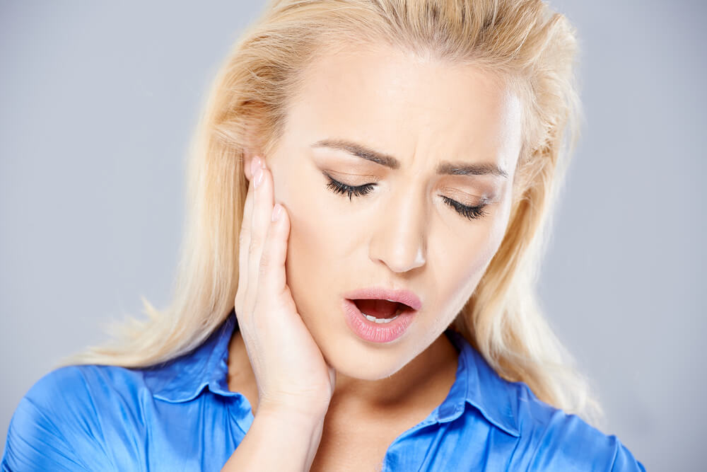 What to do if your ear hurts when you bite down