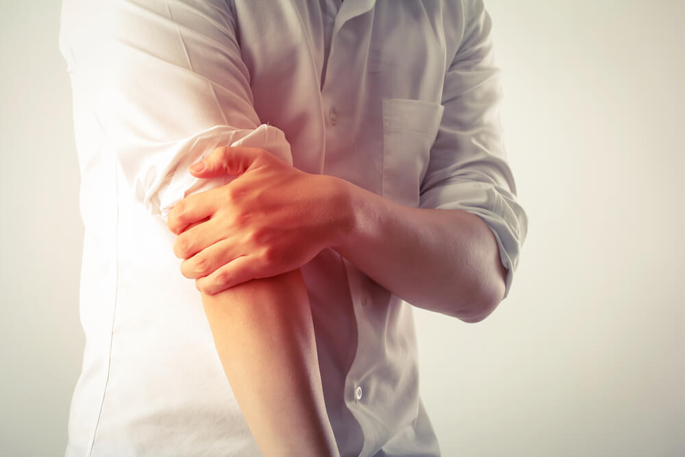 What it might mean if you have elbow pain when straightening your arm