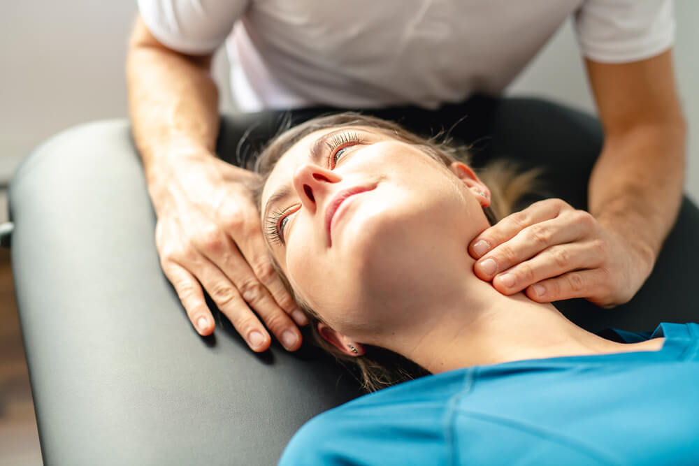 Three ways physical therapy for neck pain and headaches can help you
