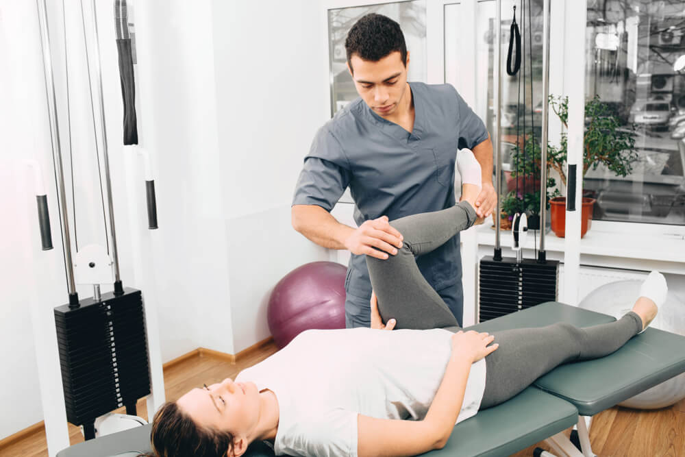 Three ways physical therapy can help people with a torn hip labrum