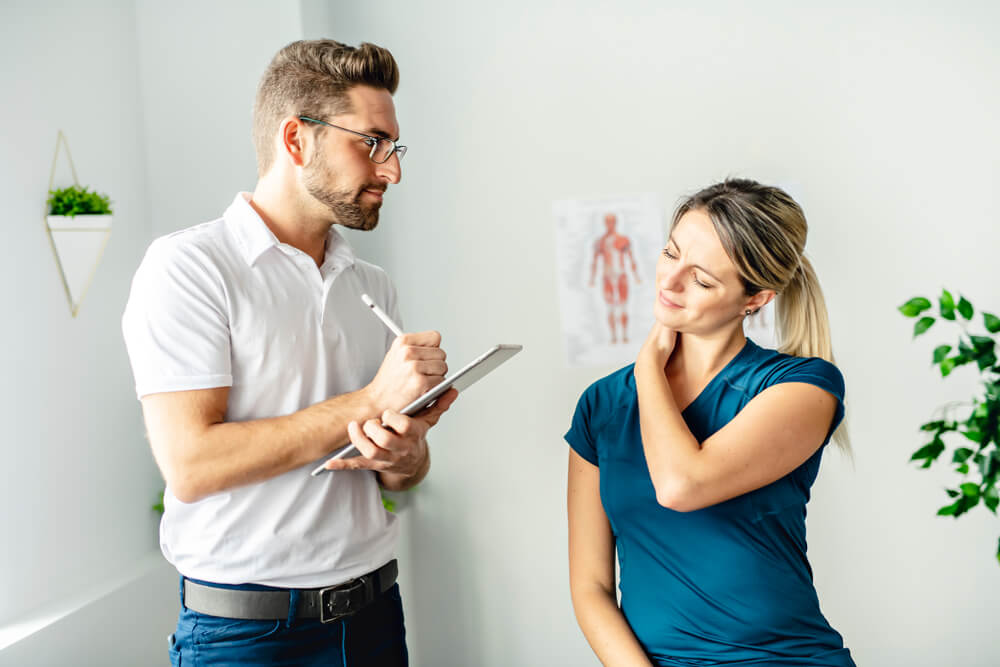 2 benefits of one-on-one physical therapy for work injuries