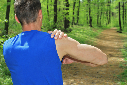 Why turn to PT if you have shoulder popping but no pain? shutterstock 401286988 shoulder popping no pain