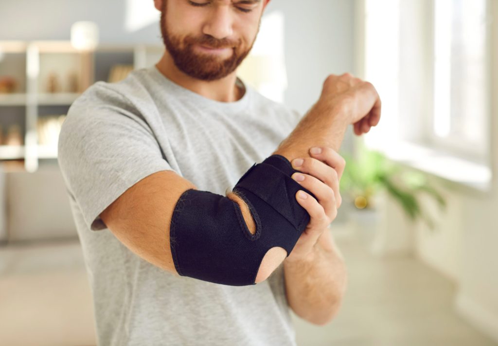 Succeeding With Physical Therapy After Surgery AdobeStock 498618672 scaled 1 how to succeed with post-op physical therapy