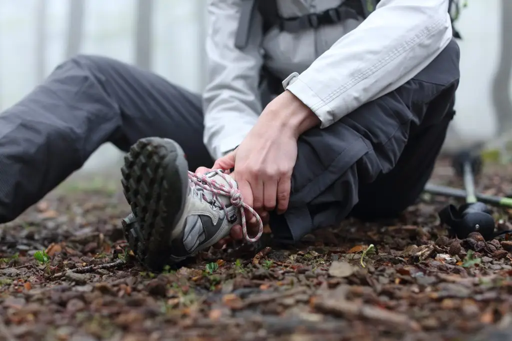 what causes sharp ankle pain that comes and goes? ankle pain